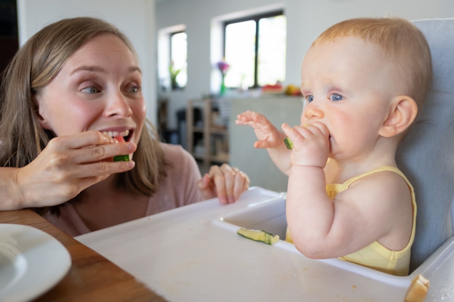 Quando e Como Introduzir Alimentos Sólidos na Dieta do Bebê